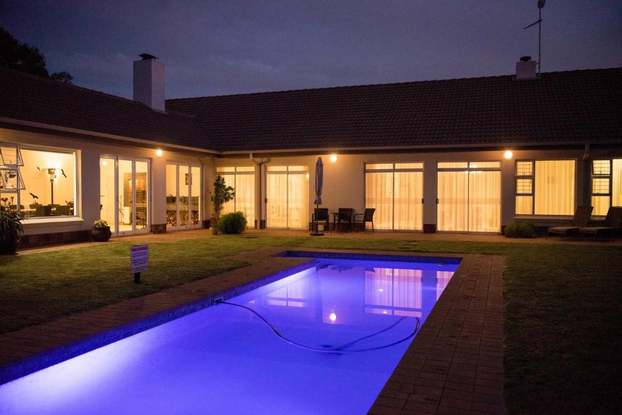 Amohela Guesthouse Midrand Exterior photo