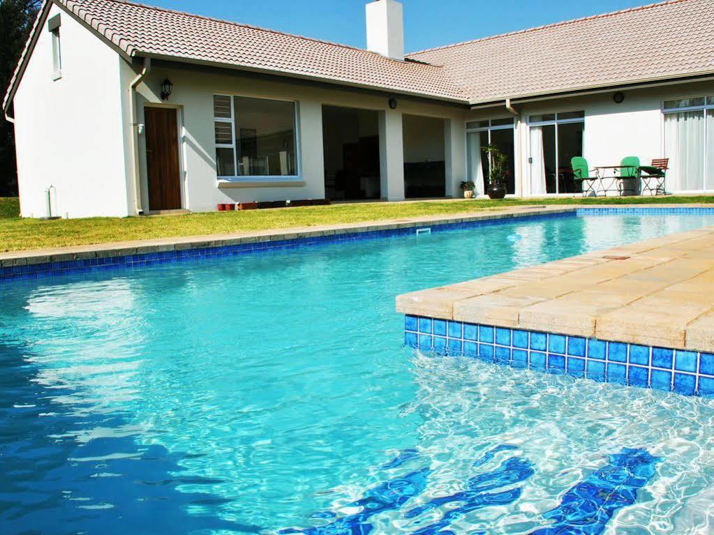 Amohela Guesthouse Midrand Exterior photo