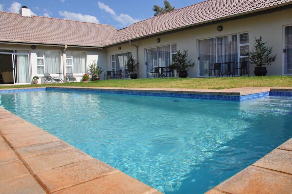 Amohela Guesthouse Midrand Exterior photo